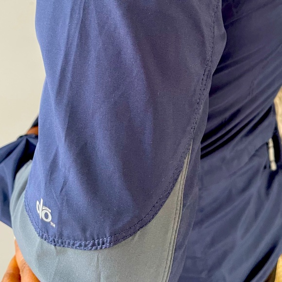 EUC ALO Yoga Wind Jacket - Navy Blue with Reflectors Size Medium - Picture 3 of 7